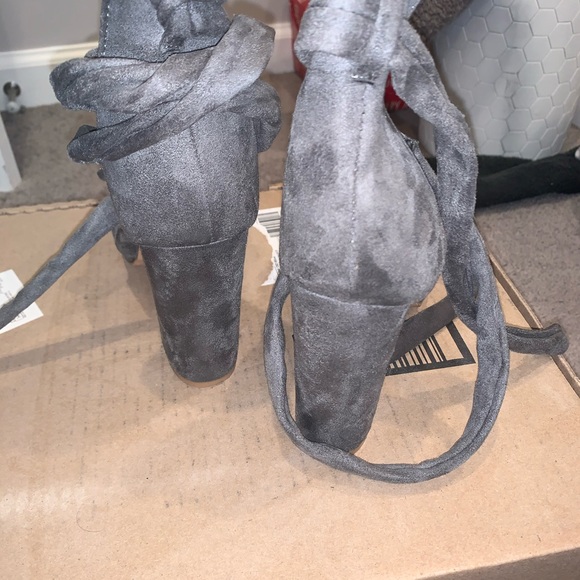Heels - Picture 2 of 4